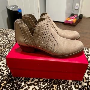 Ankle booties